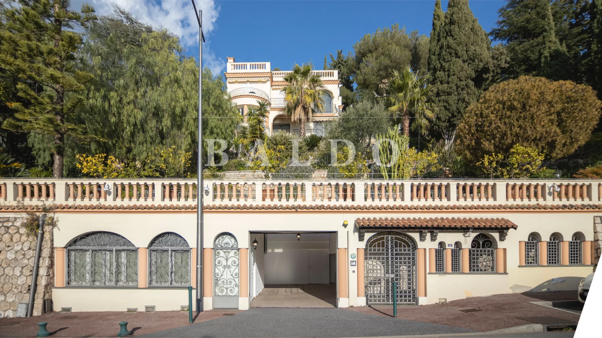 Rare Villa With Beautiful Sea View