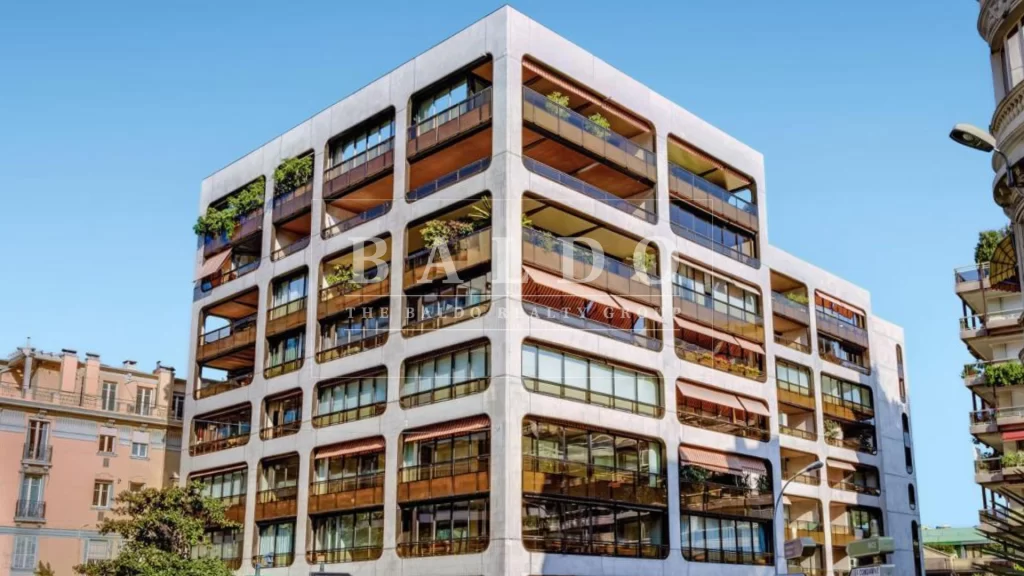 AGENT EXCLUSIF: SUPERBE APPARTEMENT RÉNOVÉ AU « MONTAIGNE » – CARRÉ-D&rsquo;OR