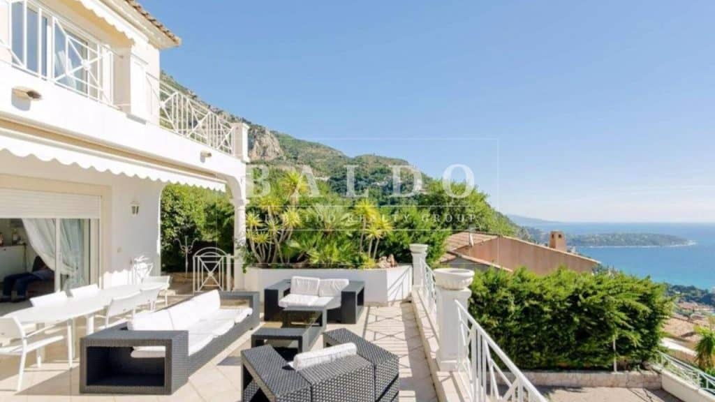 VILLA DI LUSSO CON VISTA MOZZAFIATO SUL MARE