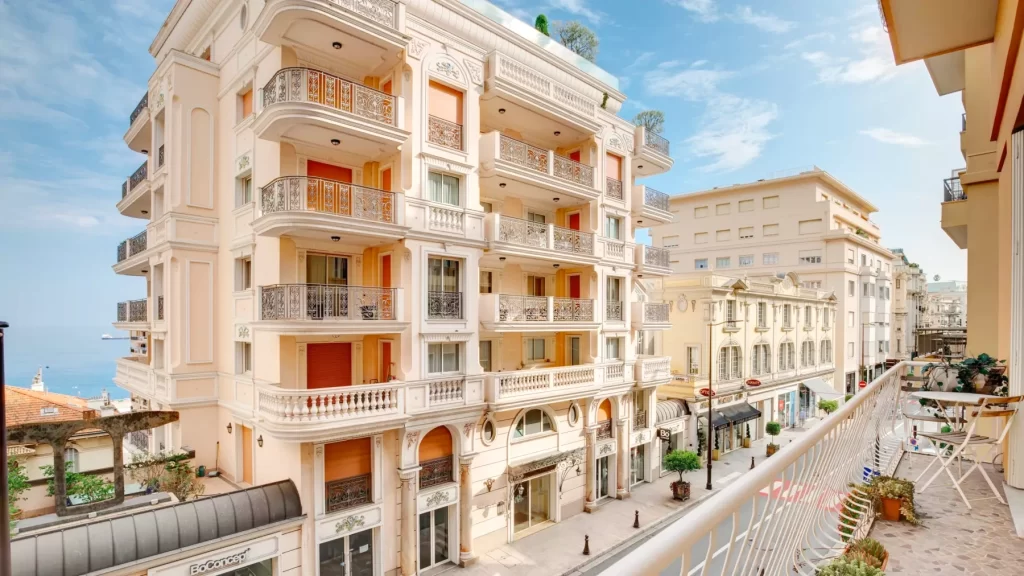 MONTE CARLO HOUSE