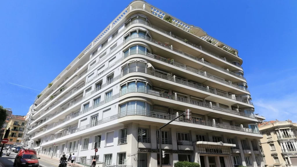 LE VICTORIA