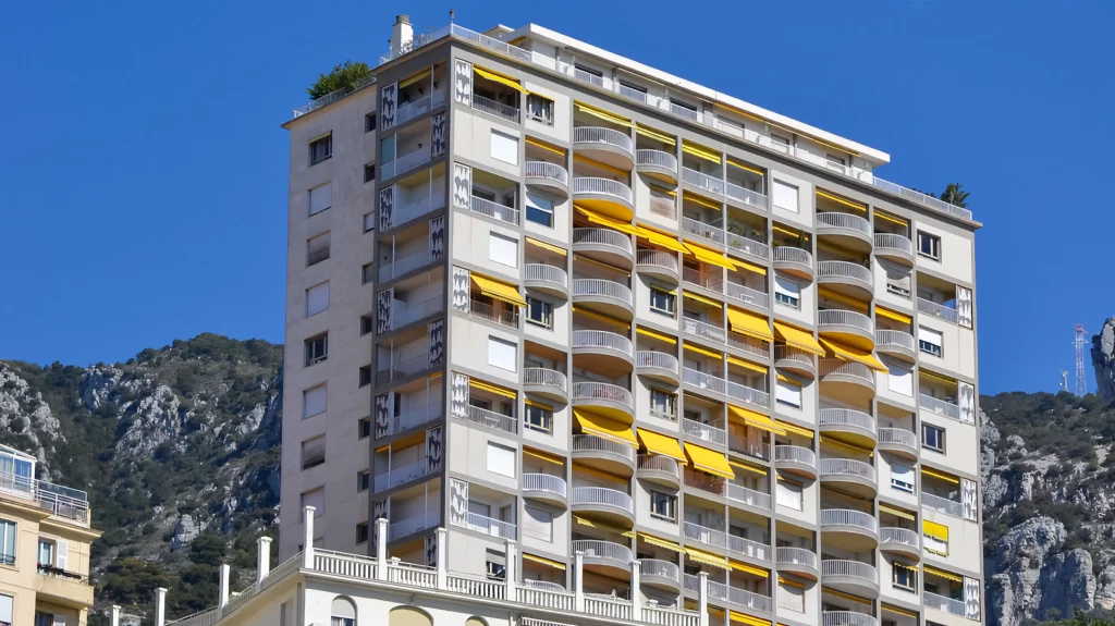 LES ABEILLES