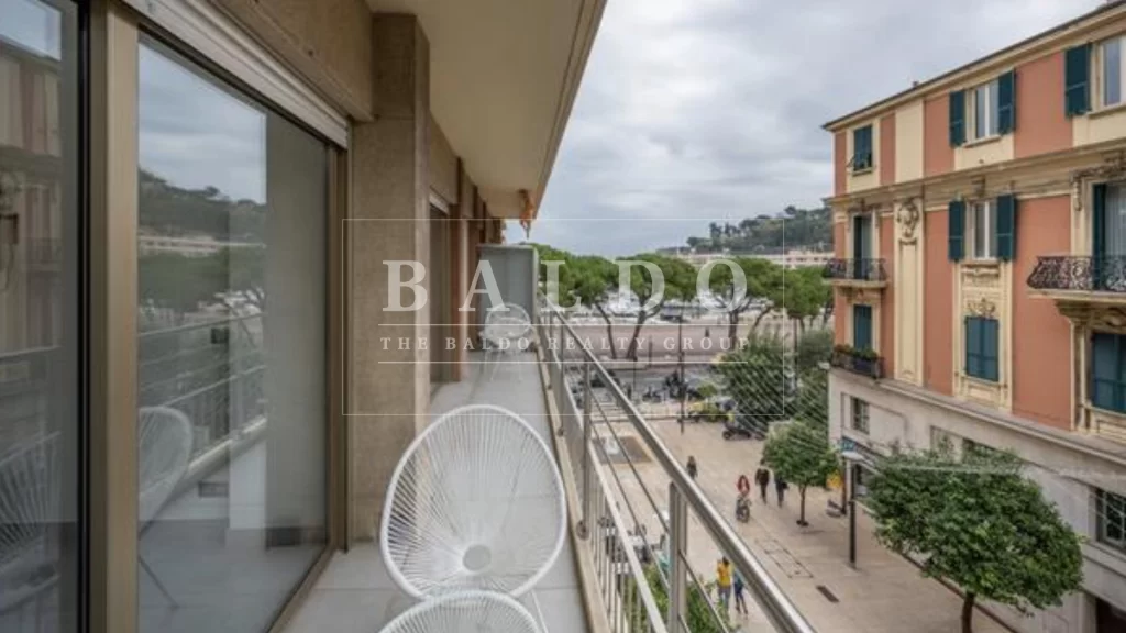 ОТРЕМОНТИРОВАННАЯ КВАРТИРА В КОНДАМИНЕ