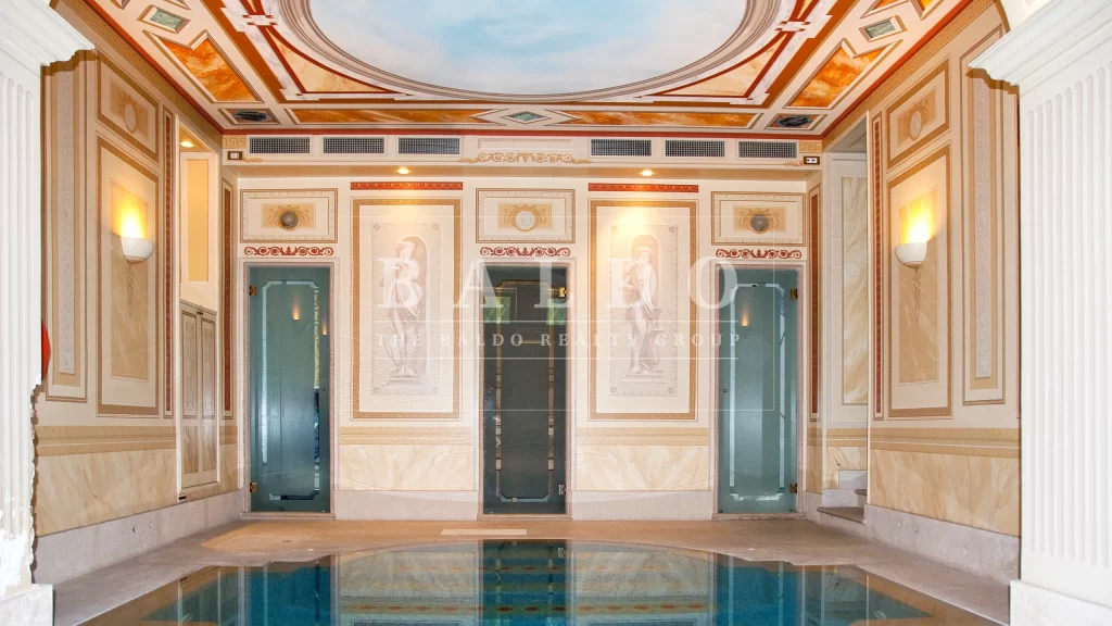 БОЛЬШОЙ КЛАССИЧЕСКИЙ ПЕНТХАУС В ТУРЦИИ