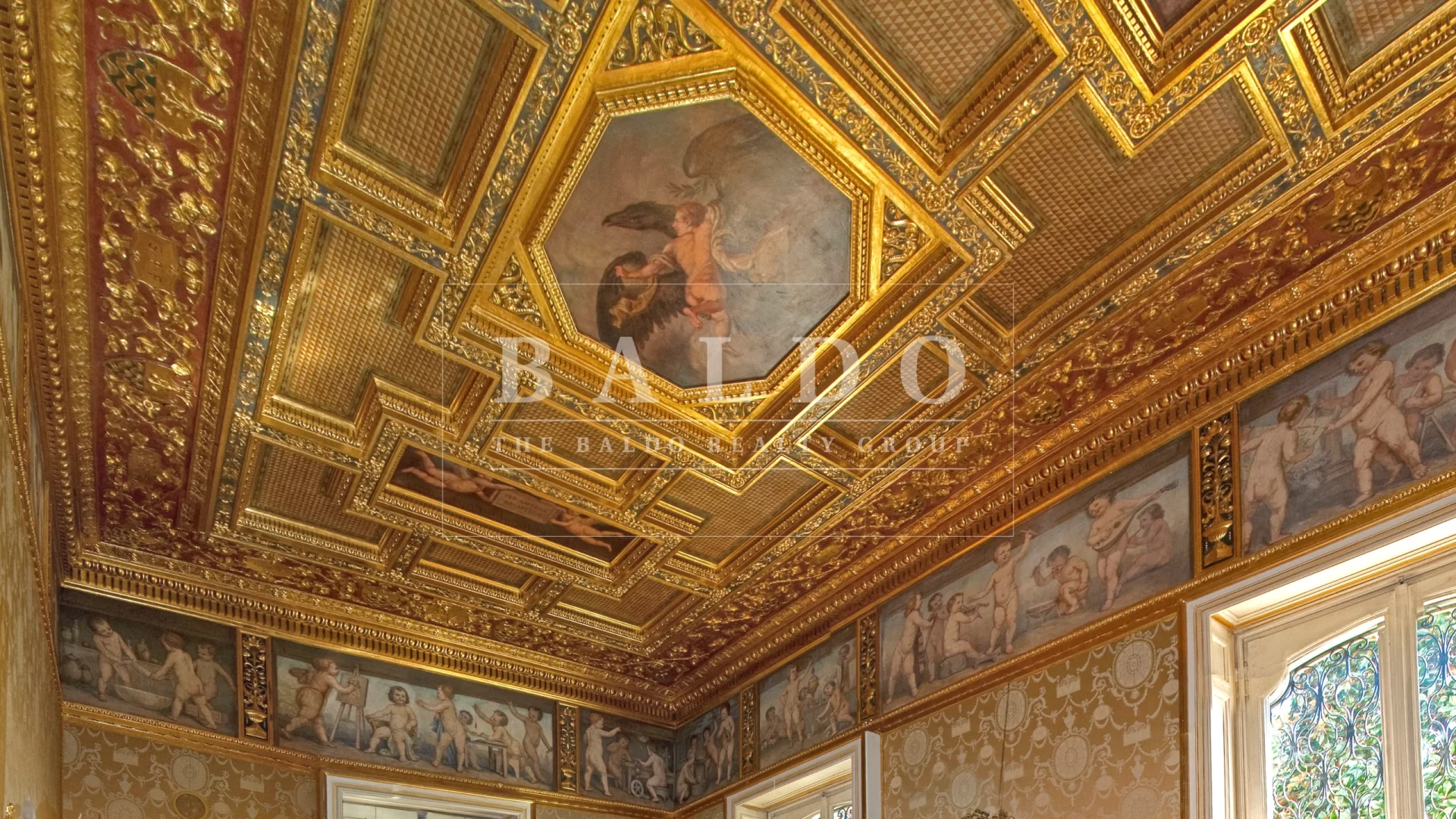 GRAND PENTHOUSE CLASSIQUE À TURIN