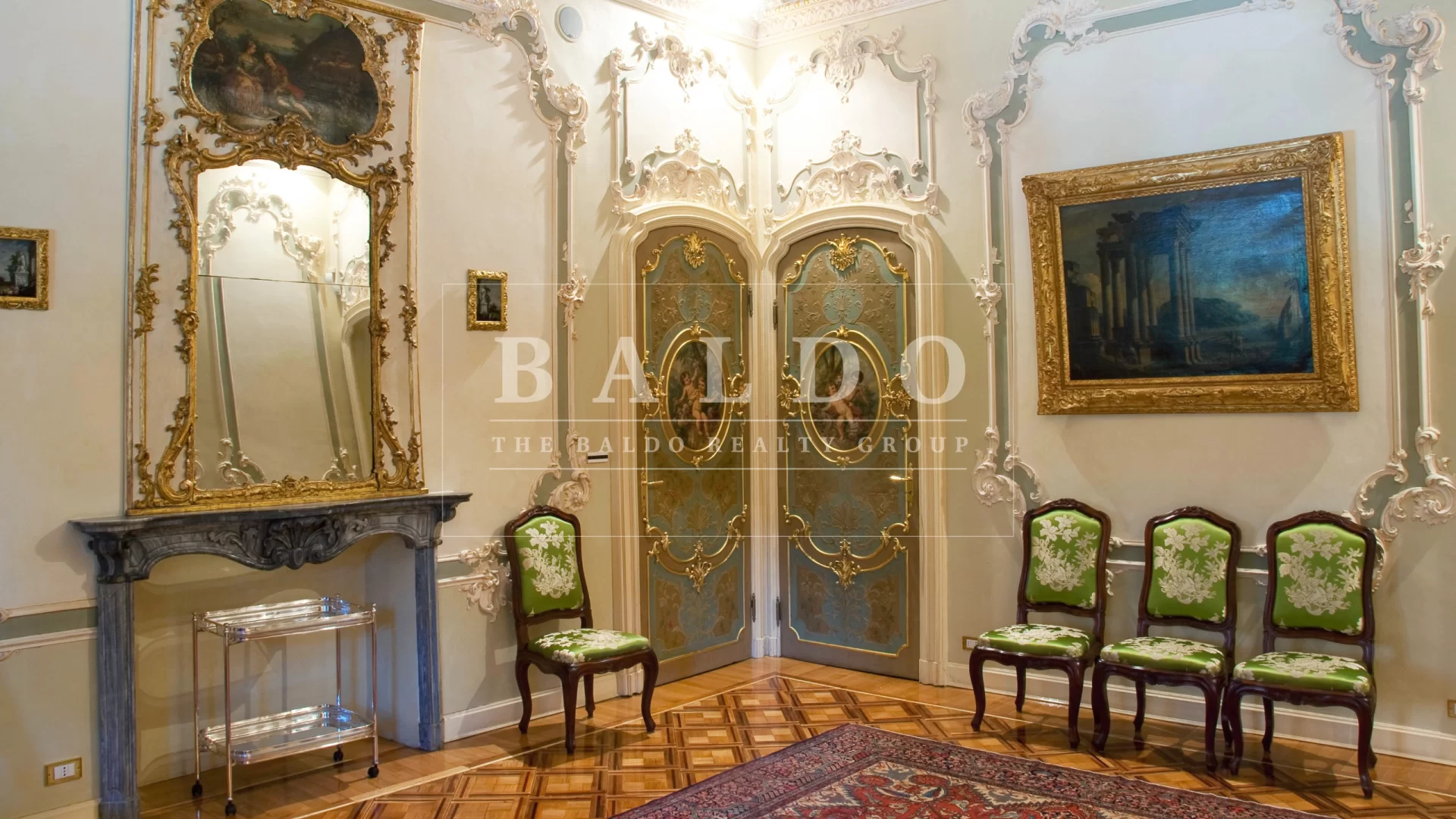 GRAND PENTHOUSE CLASSIQUE À TURIN