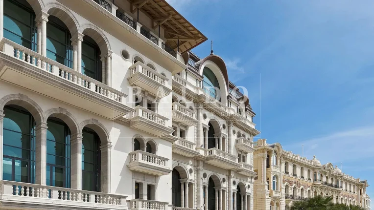 A photo of the exterior of Le Balmoral residence and Hôtel Hermitage