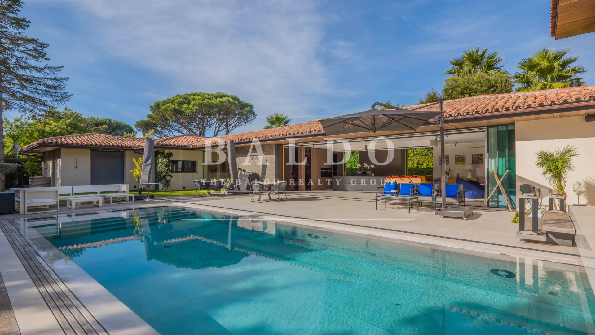 Luxury Villa Steps From Saint Tropez Village