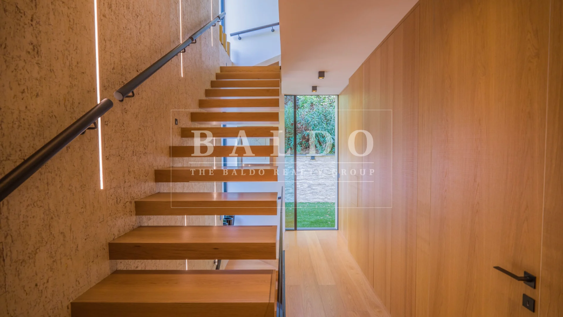 Luxury Villa Steps From Saint Tropez Village