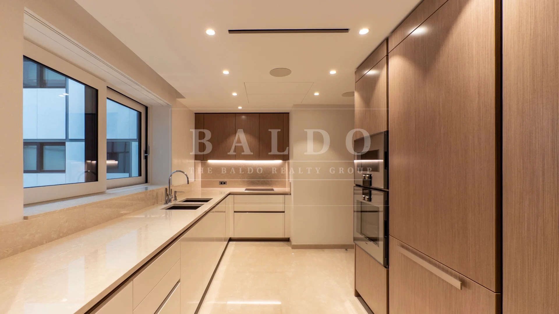 Bay House: Modern Residence With Private Spa in Larvotto