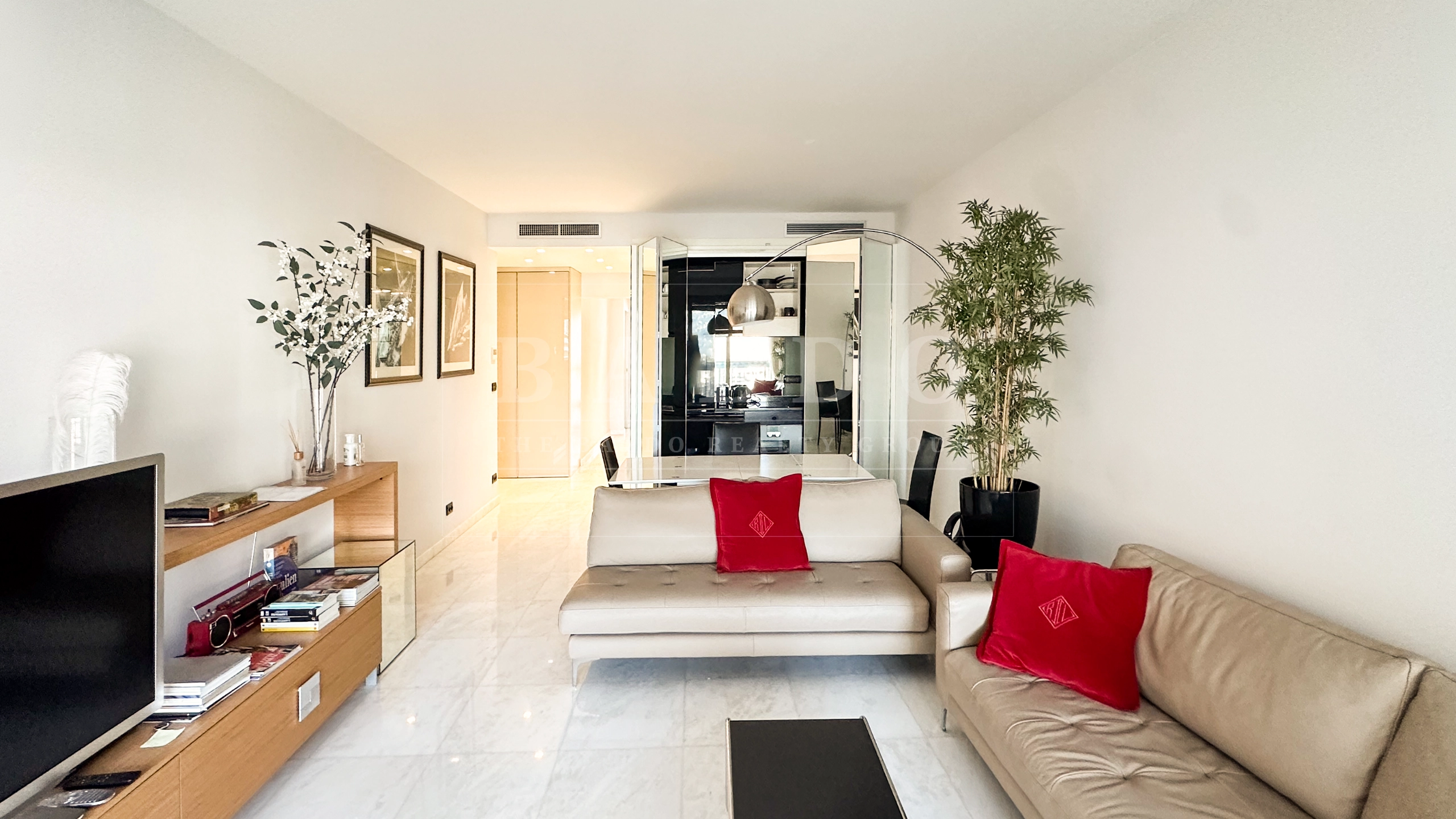 2-BEDROOM APARTMENT IN MONACO’S CARRÉ D’OR - Photo 1