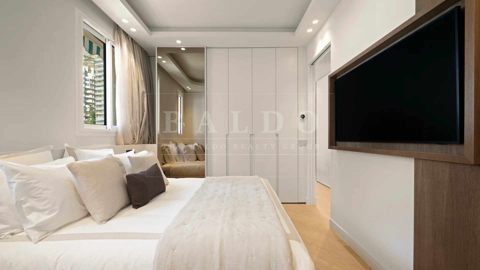 Renovated Apartment With Terrace and Sea Views