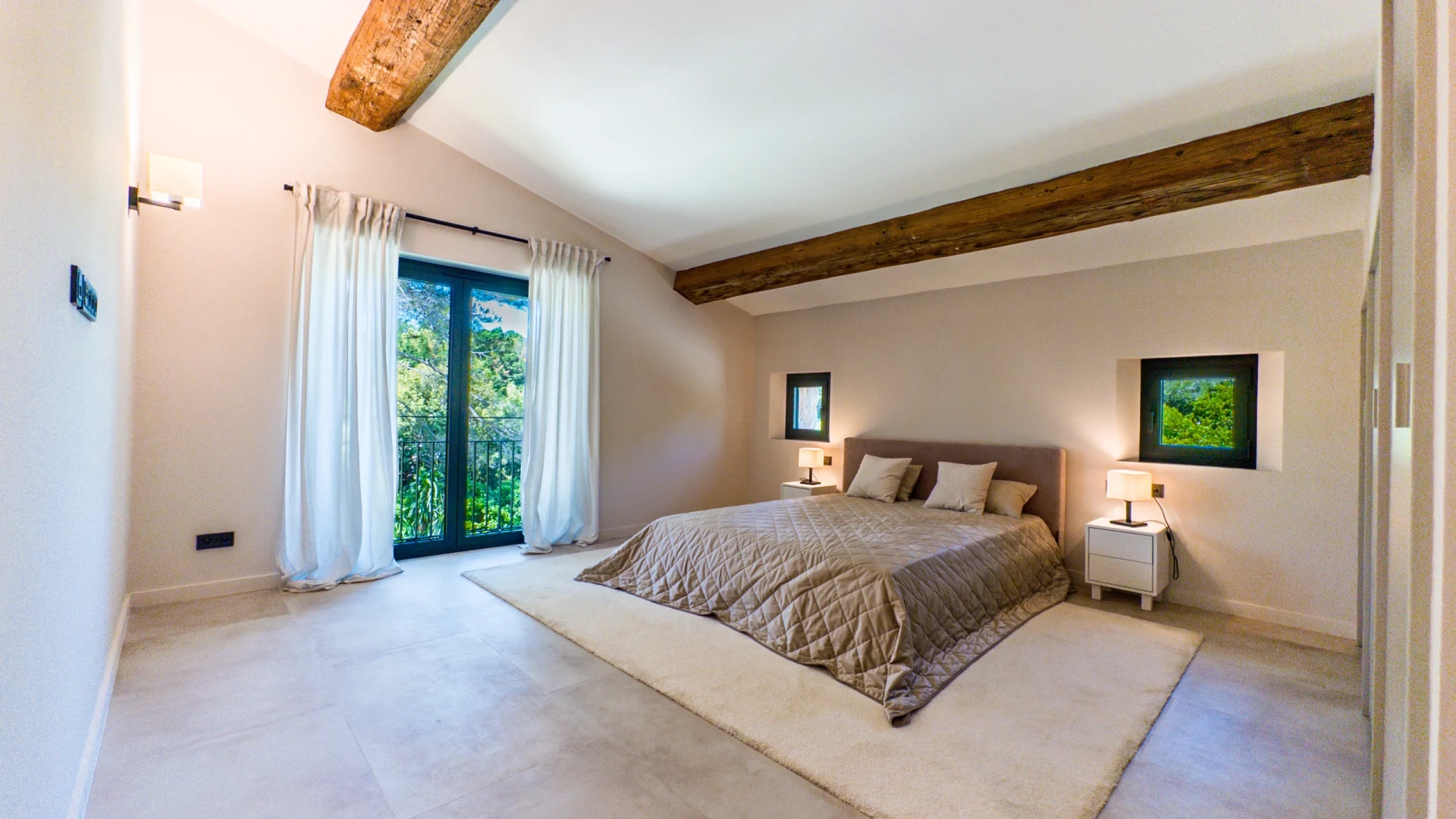Contemporary Provençal Villa With Panoramic Sea Views