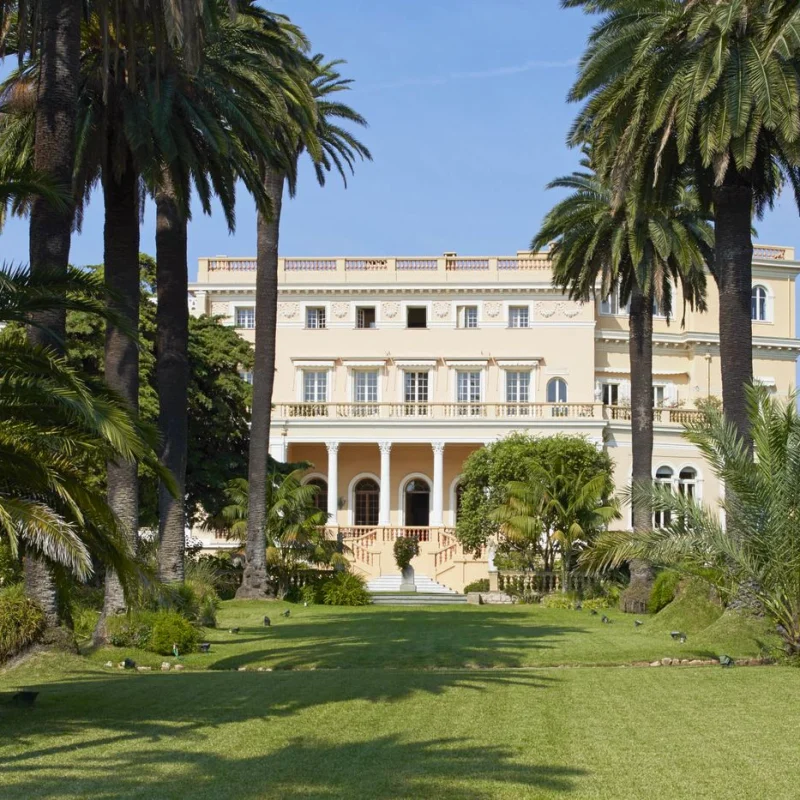 Dans l&rsquo;Intimité de Villa Les Cèdres : Histoire, Jardins et Héritage
