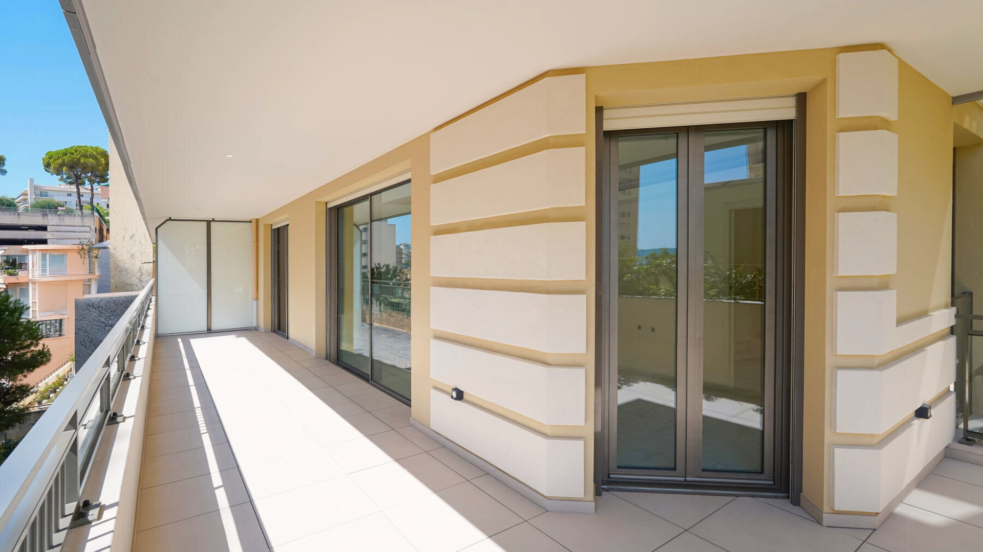A Quiet Address with a Grand Terrace in the Heart of La Rousse