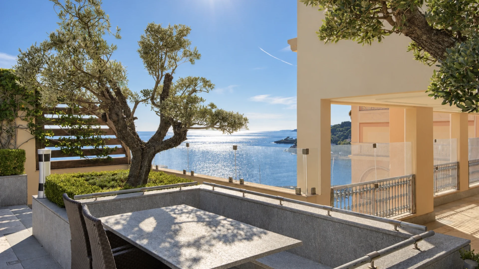 Les Terrasses du Port: una villa sospesa tra cielo e mare
