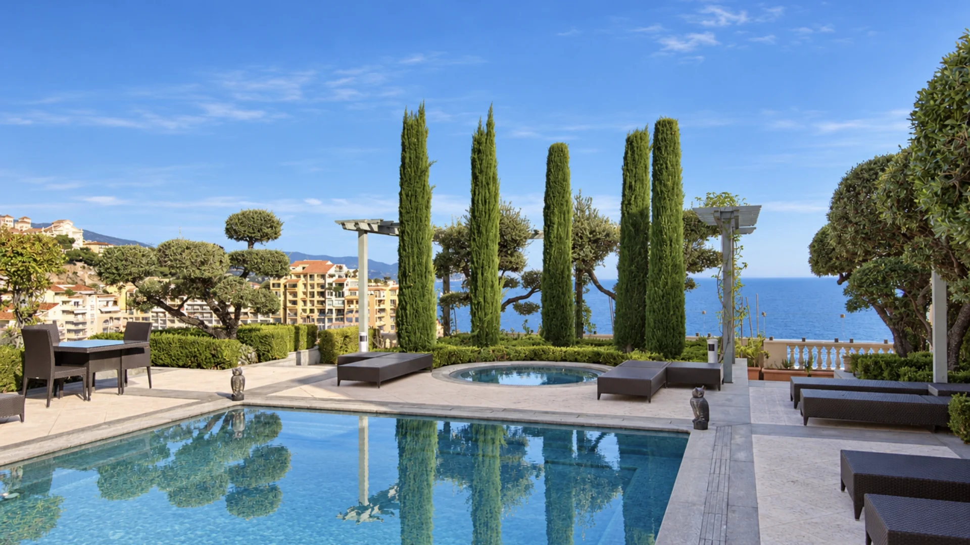 Les Terrasses du Port: una villa sospesa tra cielo e mare