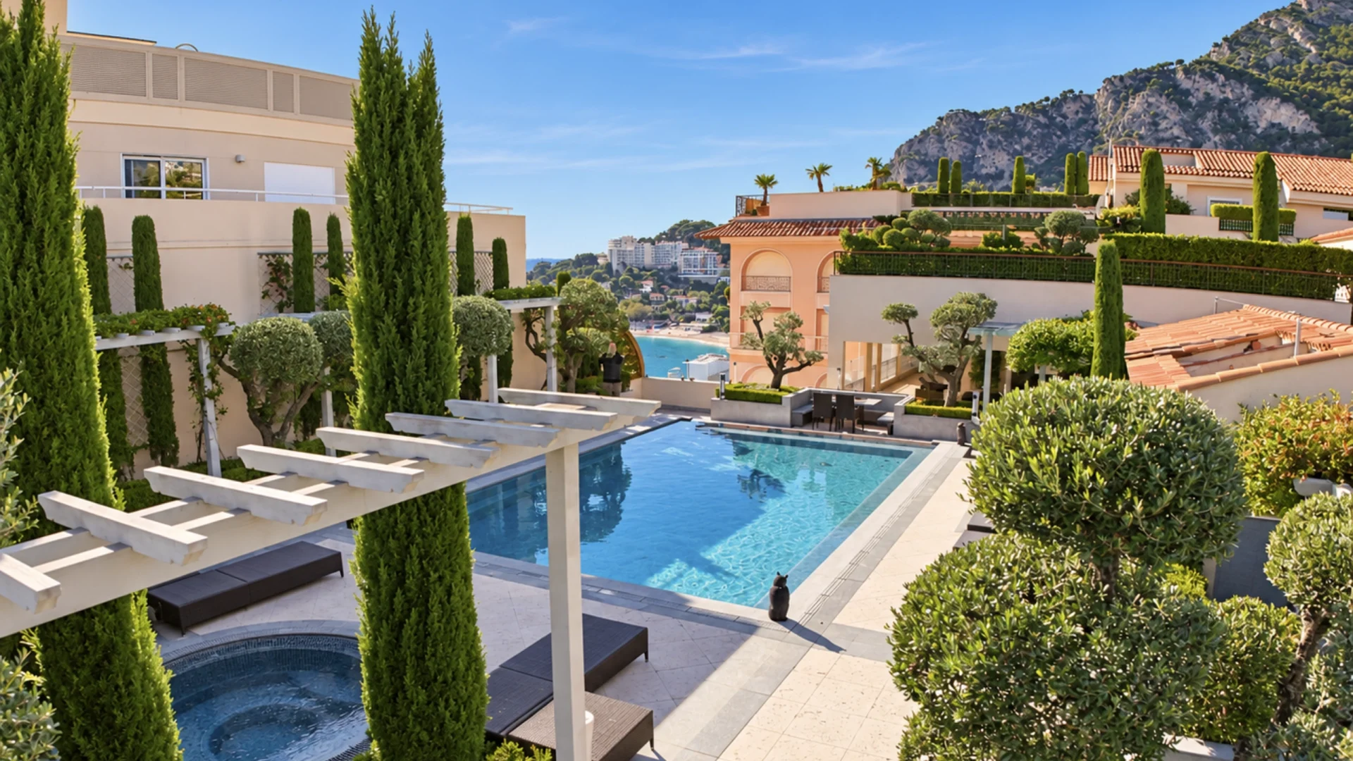 Les Terrasses du Port: una villa sospesa tra cielo e mare